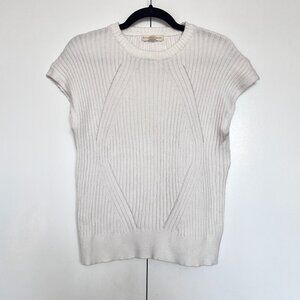 White sleeveless ribbed knit crew neck sweater top | Size M